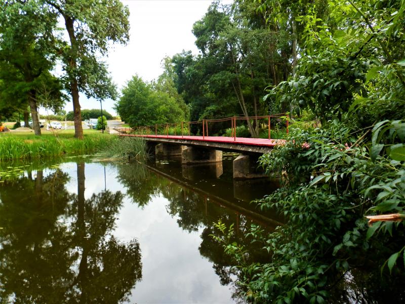 Une passerelle restaurée et relookée